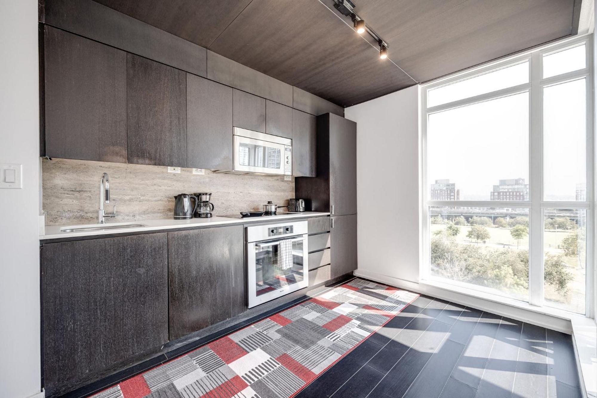 3Bdrm Lake View Condo In Toronto Exteriör bild